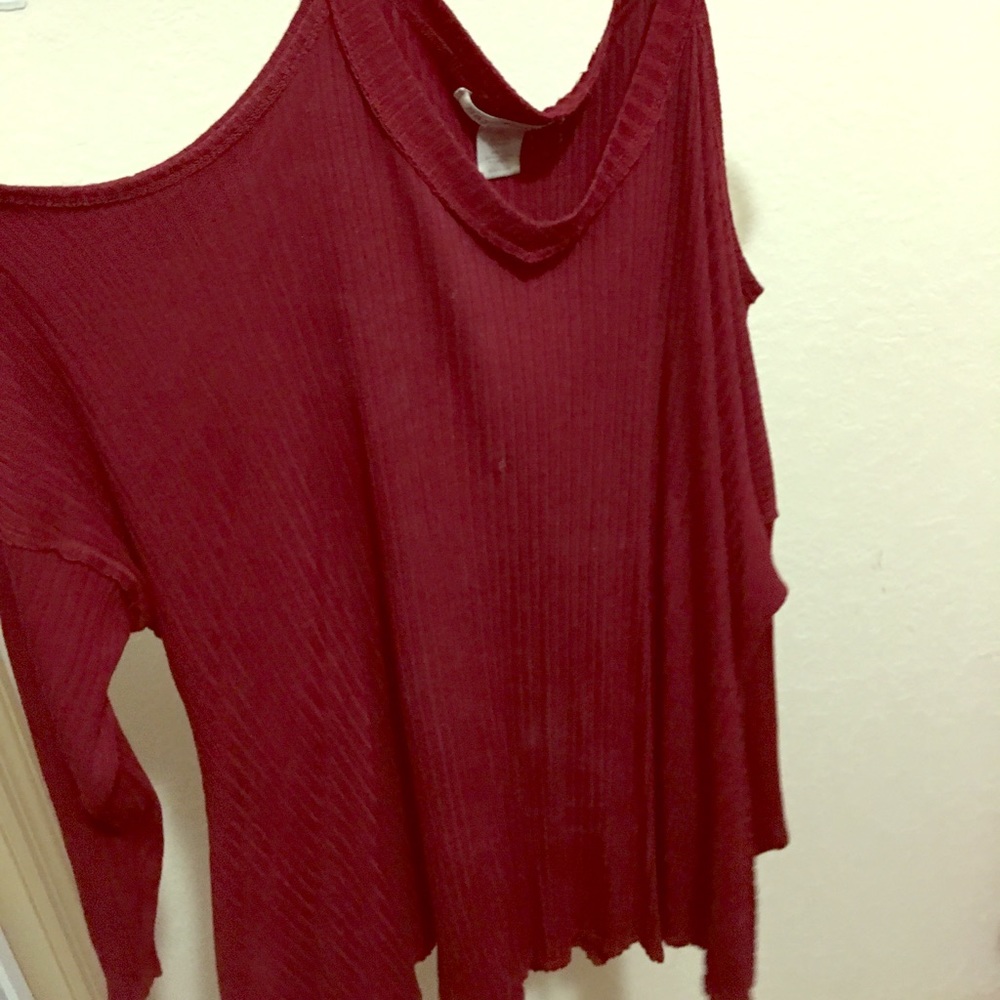 Maroon Cold Shoulder Lightweight Sweater